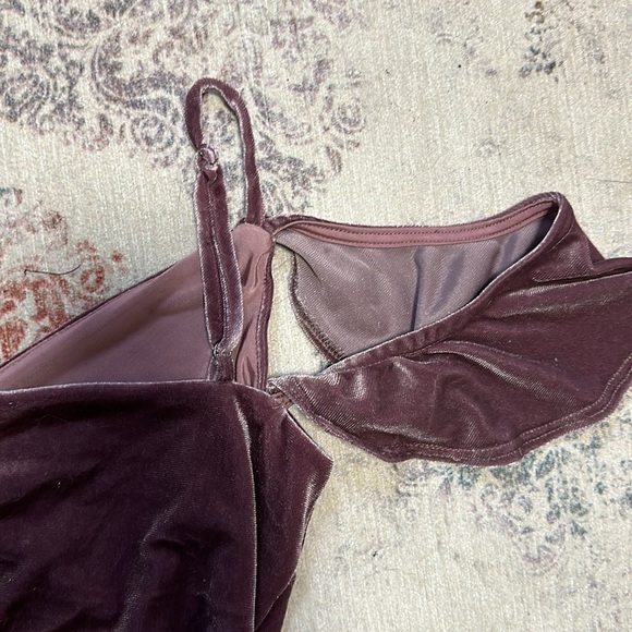 Lulu’s - Velvet Off the Shoulder Bodysuit - Picture 5 of 7